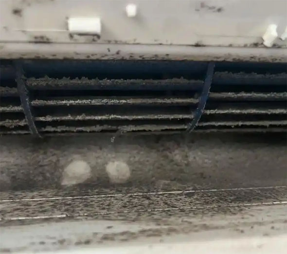 镇江市空调吹的风有股烧焦味是怎么回事